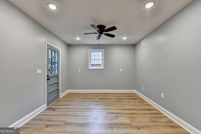 Building Photo - 478 Dorsey Cir SW