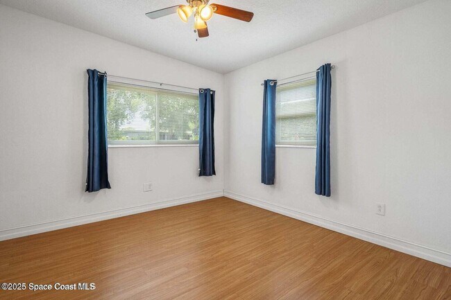 Building Photo - 855 Delano Rd