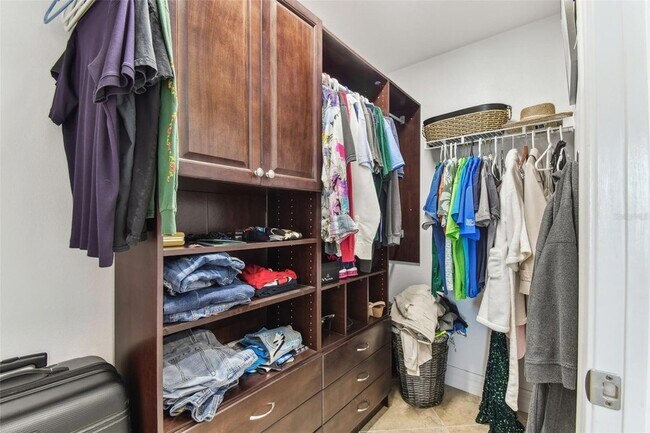 Building Photo - 200 Skiff Point