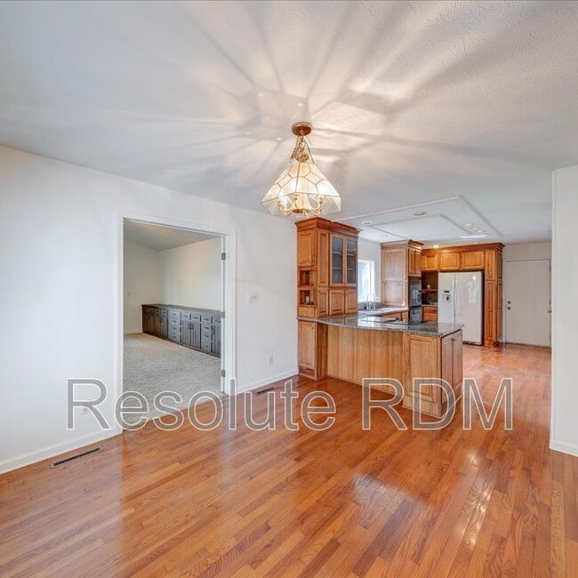 Building Photo - 12001 E 300 S