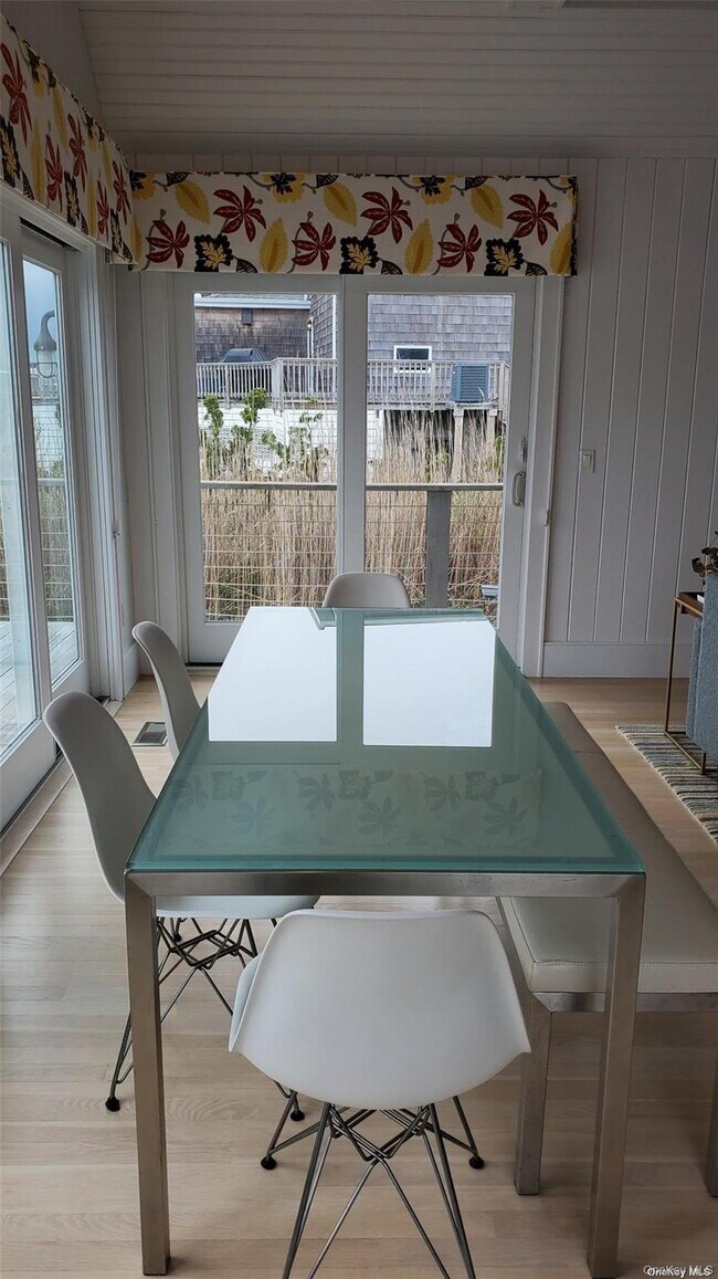 Building Photo - 10 Captree Island