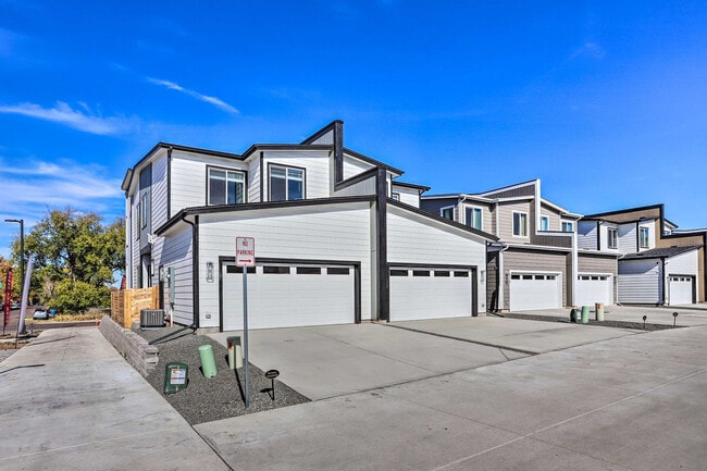 Building Photo - 5306 E 64th Ave