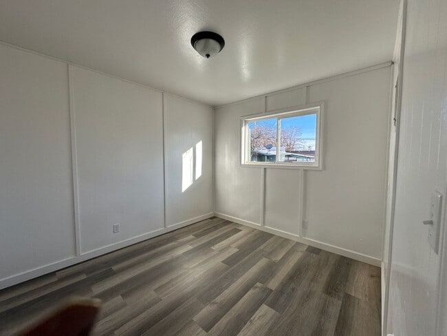 Building Photo - 2250 Home Ave