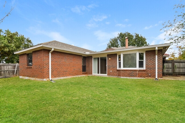 Building Photo - 414 Woodhaven Ct