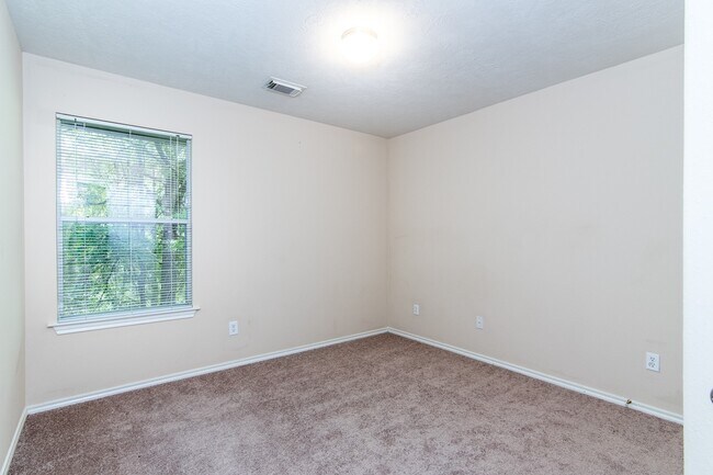 Building Photo - 207 N Burberry Park Cir