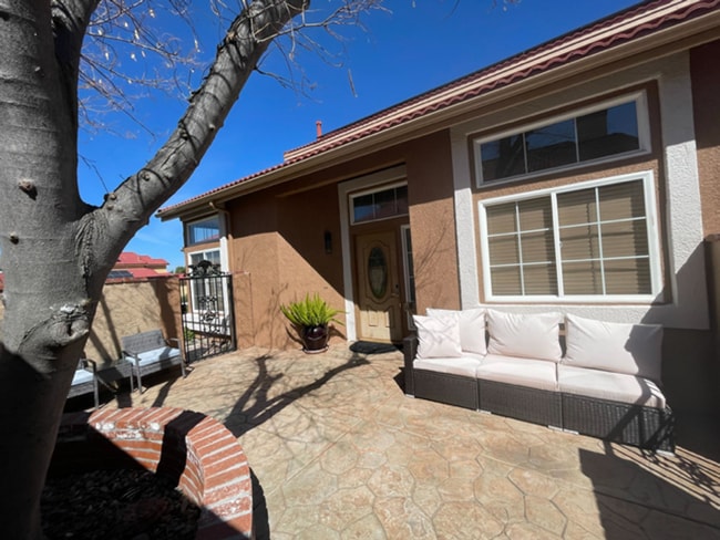 Building Photo - Beautiful 2-Story 3-bedroom home / Move in...