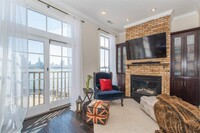 Building Photo - 8 Regency Pl