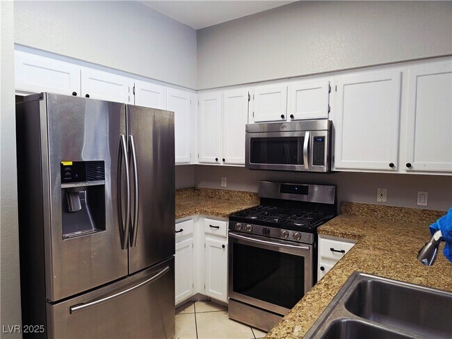 Building Photo - 1113 Lumina Ct