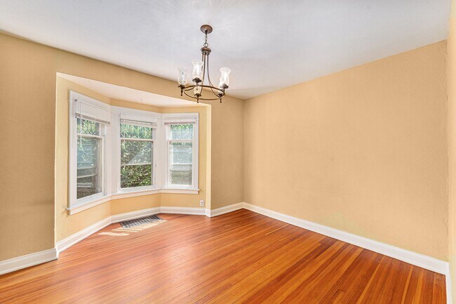 Building Photo - Stately Brick Denver Square Near City Park!