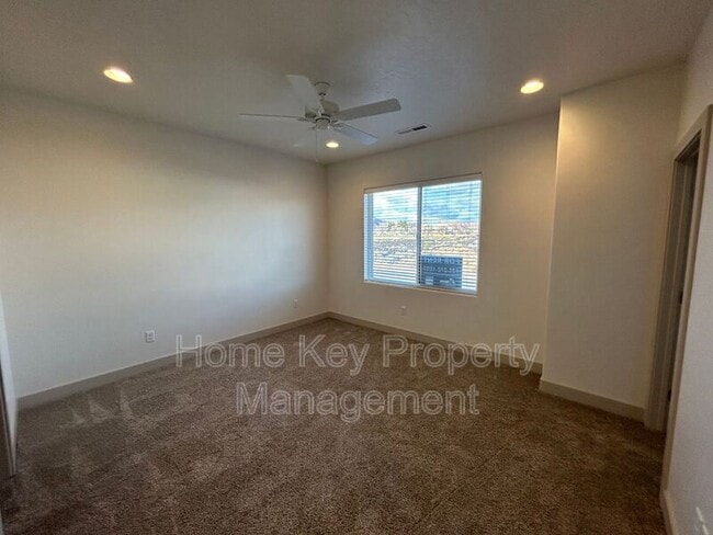 Building Photo - 960 Heritage Dr