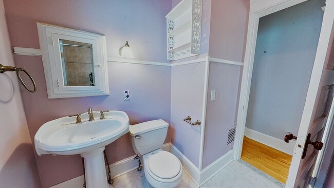 Building Photo - [In-Unit Laundry; Garden] Townhouse-Style Living, with Historical Details & Parking!