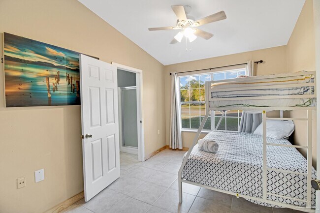 Building Photo - 1675 Winding Shore Dr