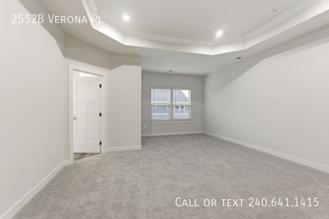 Building Photo - 2552 -B Verona Pl