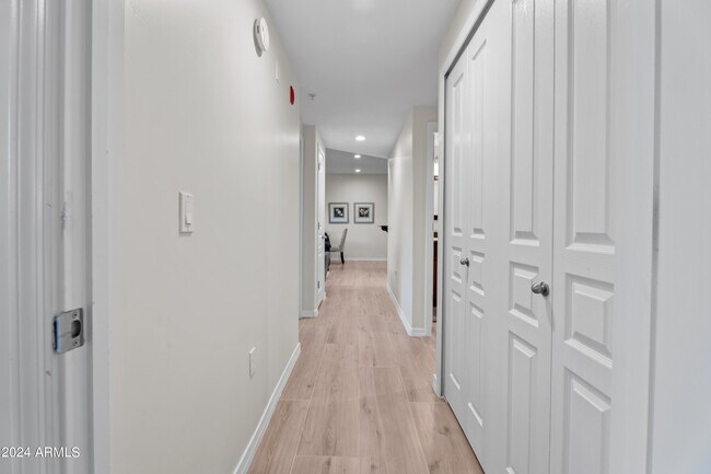 Building Photo - 20660 N 40th St