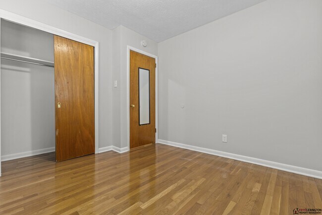 Building Photo - 2124 Violet Rd