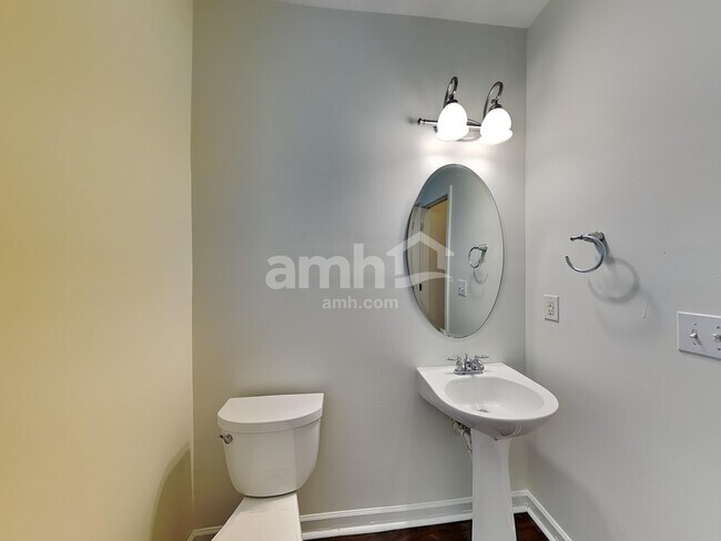 Building Photo - 15516 Crossing Gate Dr