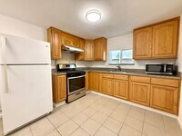 Building Photo - N Claremont