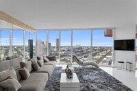 Building Photo - 300 South Pointe Dr