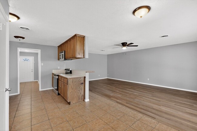 Building Photo - 6805 Newcastle Pl