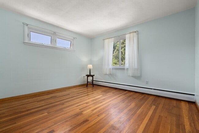 Building Photo - 76 Lionel Ave