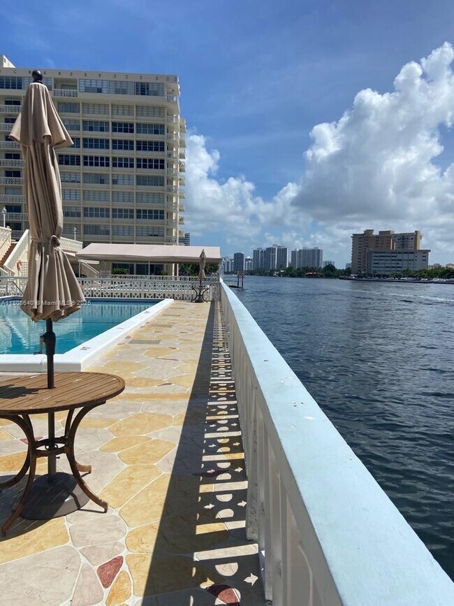 Building Photo - 1801 S Ocean Dr