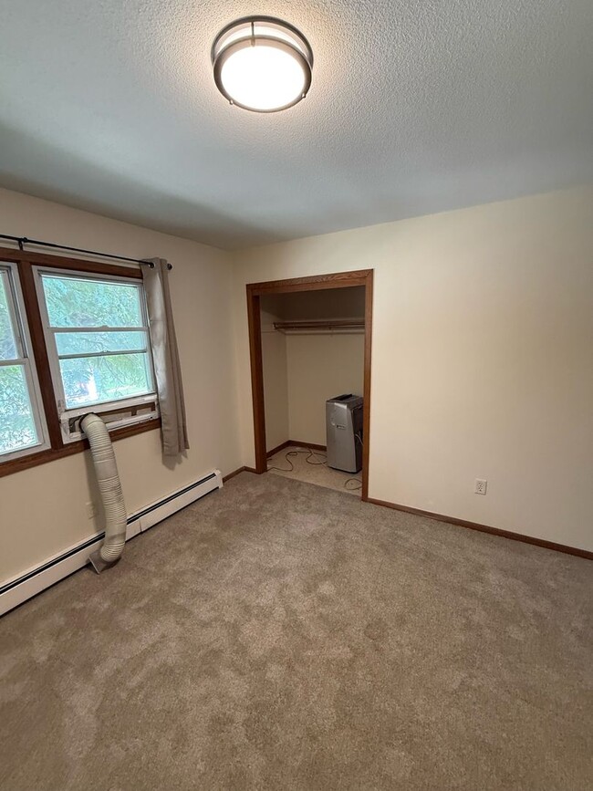 Building Photo - 946 Willow St