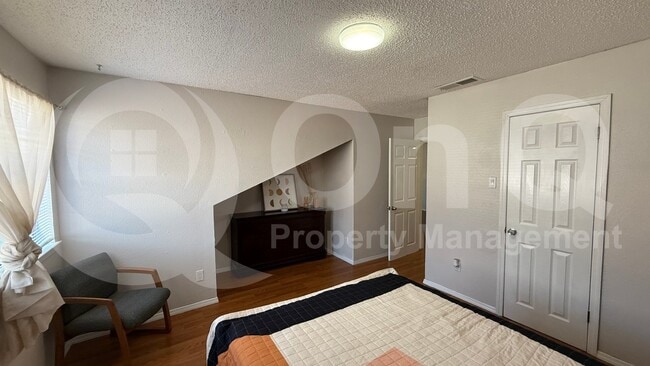 Building Photo - 855 Dublin Dr