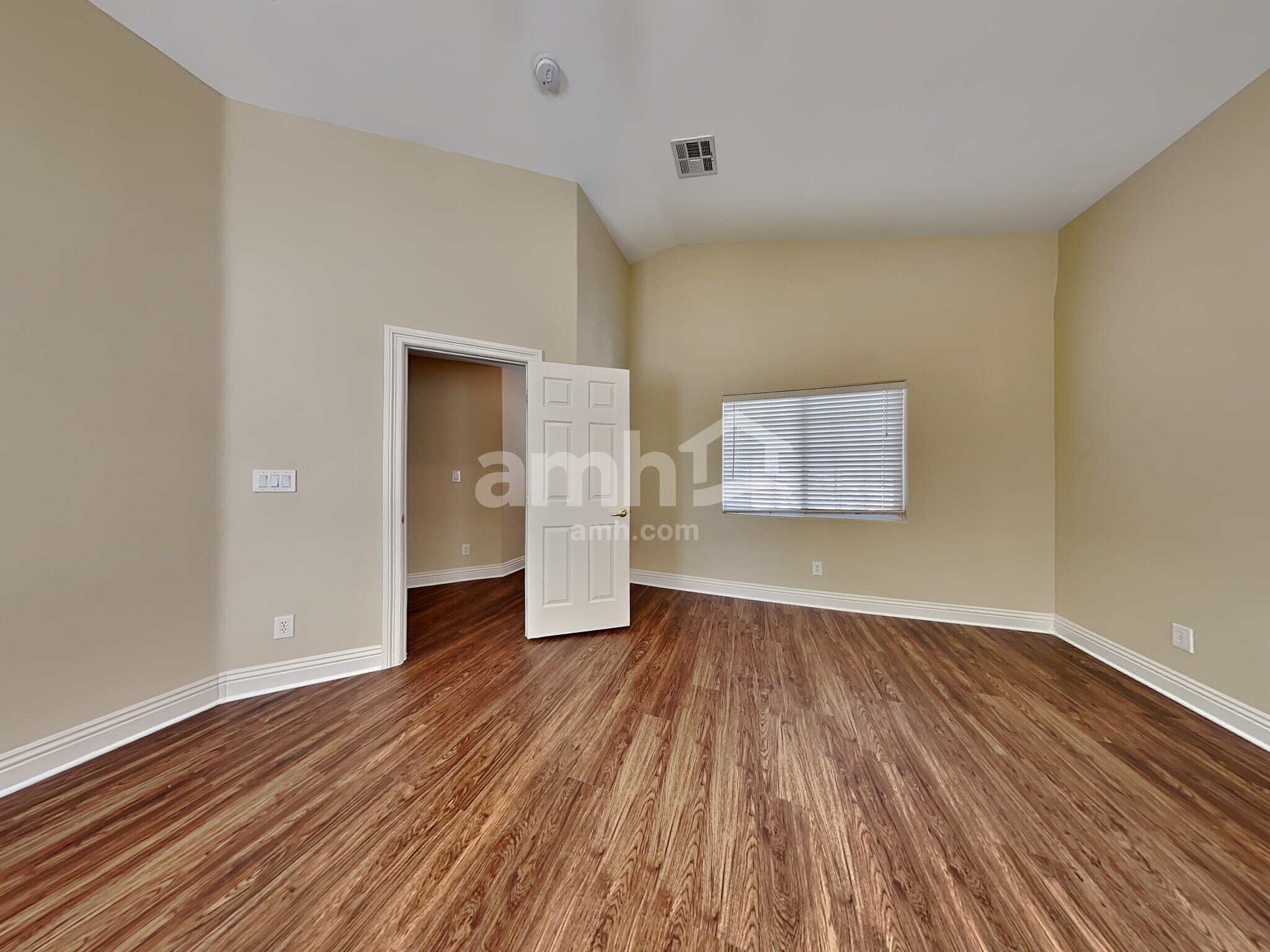 Building Photo - 8845 Red Fox Dr