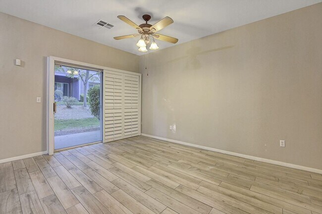Building Photo - 716 Peachy Canyon Cir