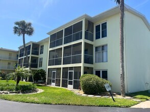 Building Photo - Waterfront condo