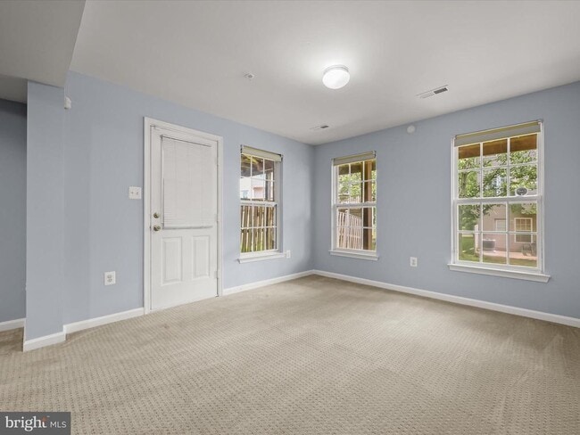 Building Photo - 4243 Begonia Dr