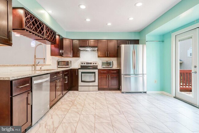 Building Photo - 3964 Rosebay Ct