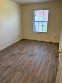 Building Photo - 209 Damon Dr