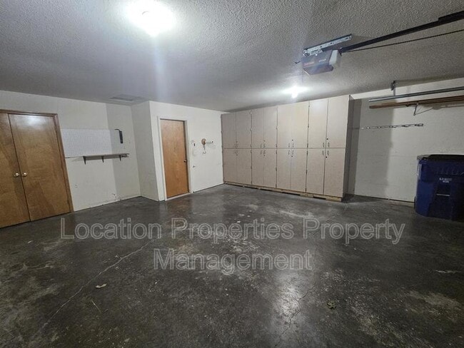 Building Photo - 4104 Saddlehorn Dr