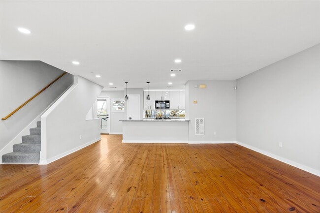 Building Photo - 6933 Yellowstone Way Dr