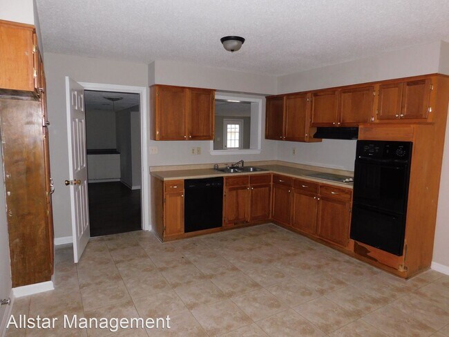 Building Photo - 4 br, 1.5 bath House - 1391 Whitworth Cove