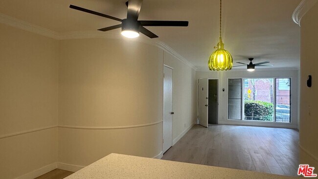 Building Photo - 3901 4th St