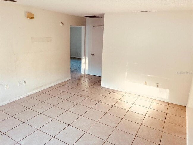 Building Photo - 6031 Crafton Dr