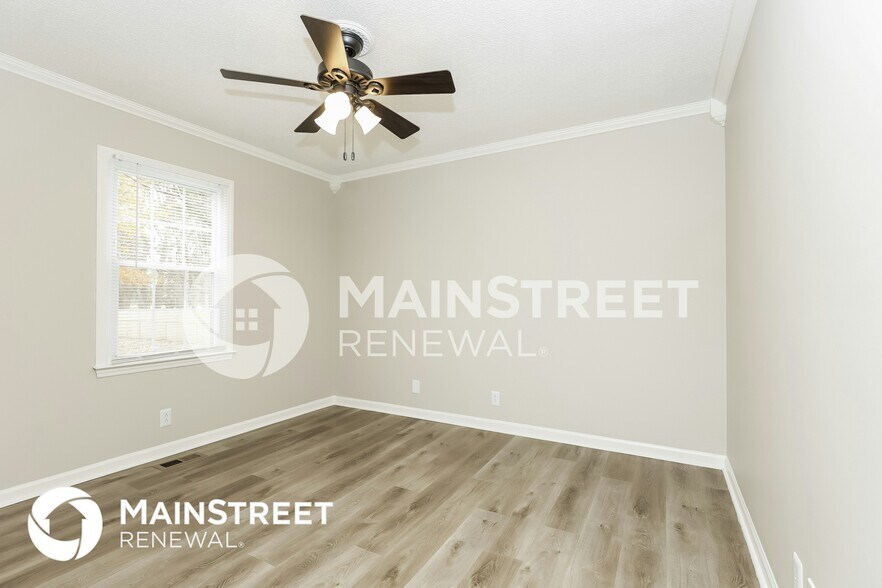 Building Photo - 324 Mayflower Dr