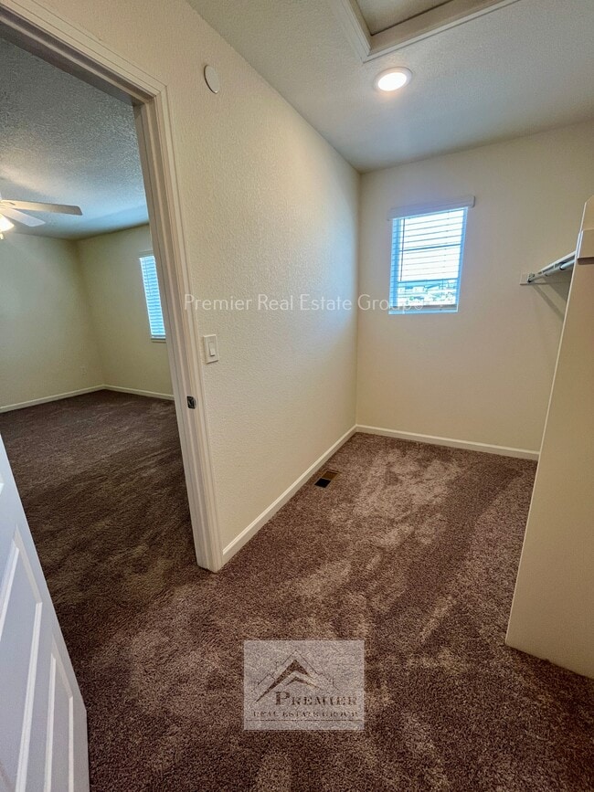 Building Photo - 10733 White Diamond Pt
