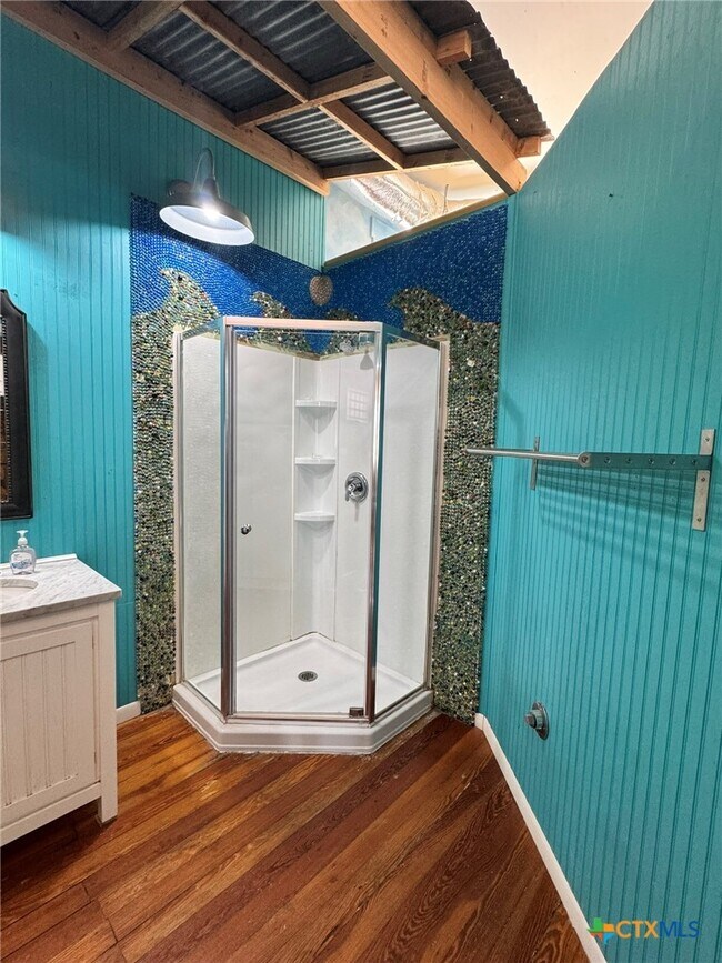 Building Photo - 103 W Walnut St