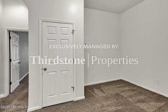 Building Photo - 13039 Sunset Lake Dr