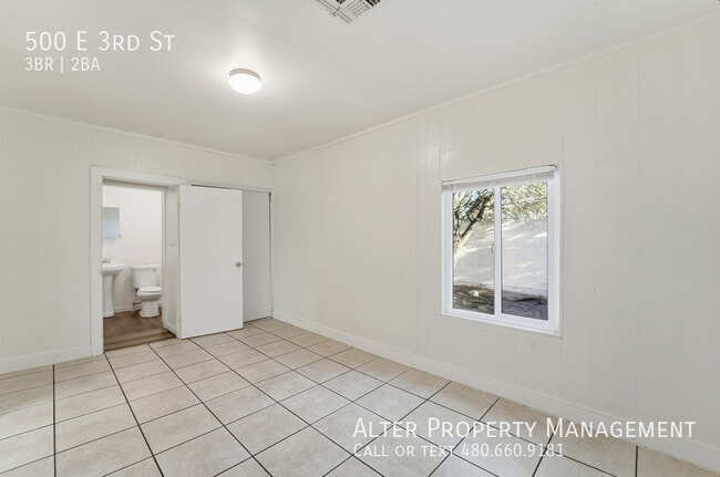 Building Photo - 500 E 3rd St