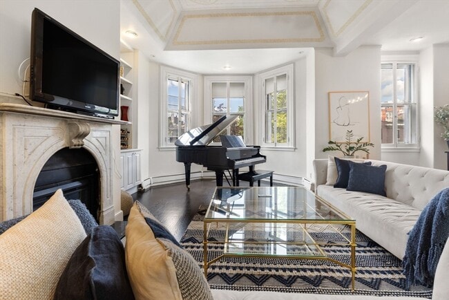 Building Photo - 230 Marlborough St