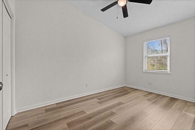 Building Photo - 112 Kristine Blvd