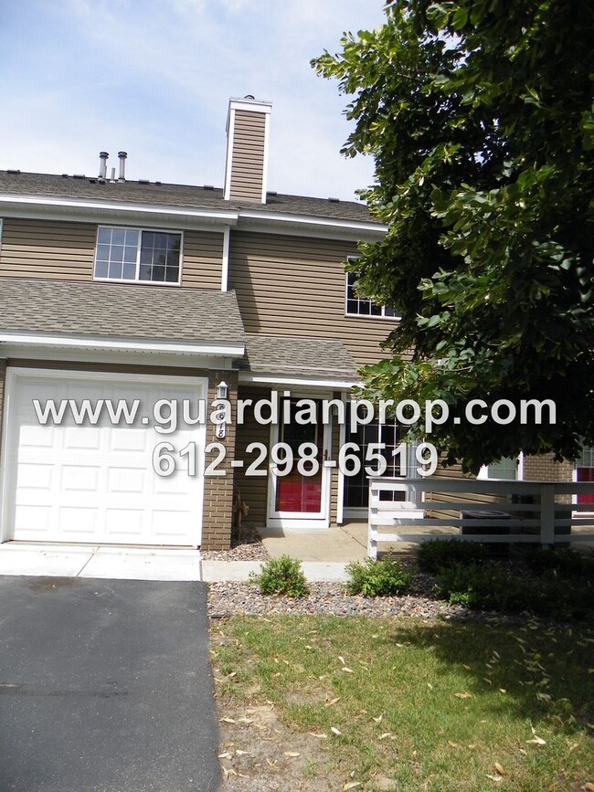 Primary Photo - Townhouse Available June 1st, Open Floor P...