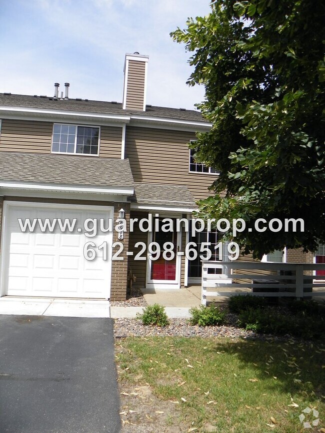 Building Photo - Townhouse Available June 1st, Open Floor P...