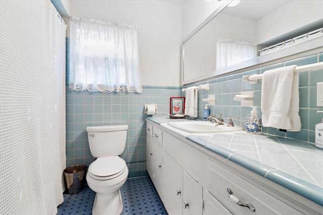 Building Photo - 3982 Highgrove Dr