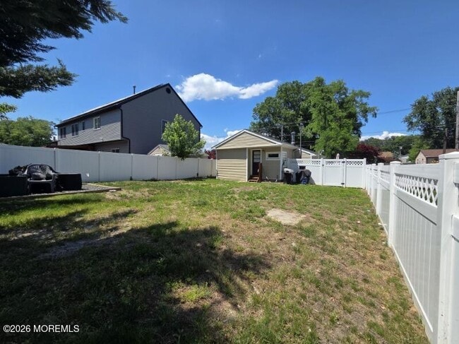 Building Photo - 16 Leocadia Ct