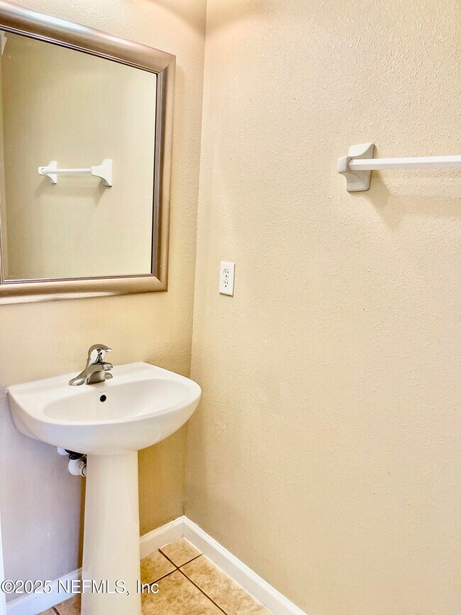 Building Photo - 486 Cabernet Pl